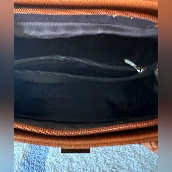 Brown shoulder bag with second handles - Picture 3 of 11